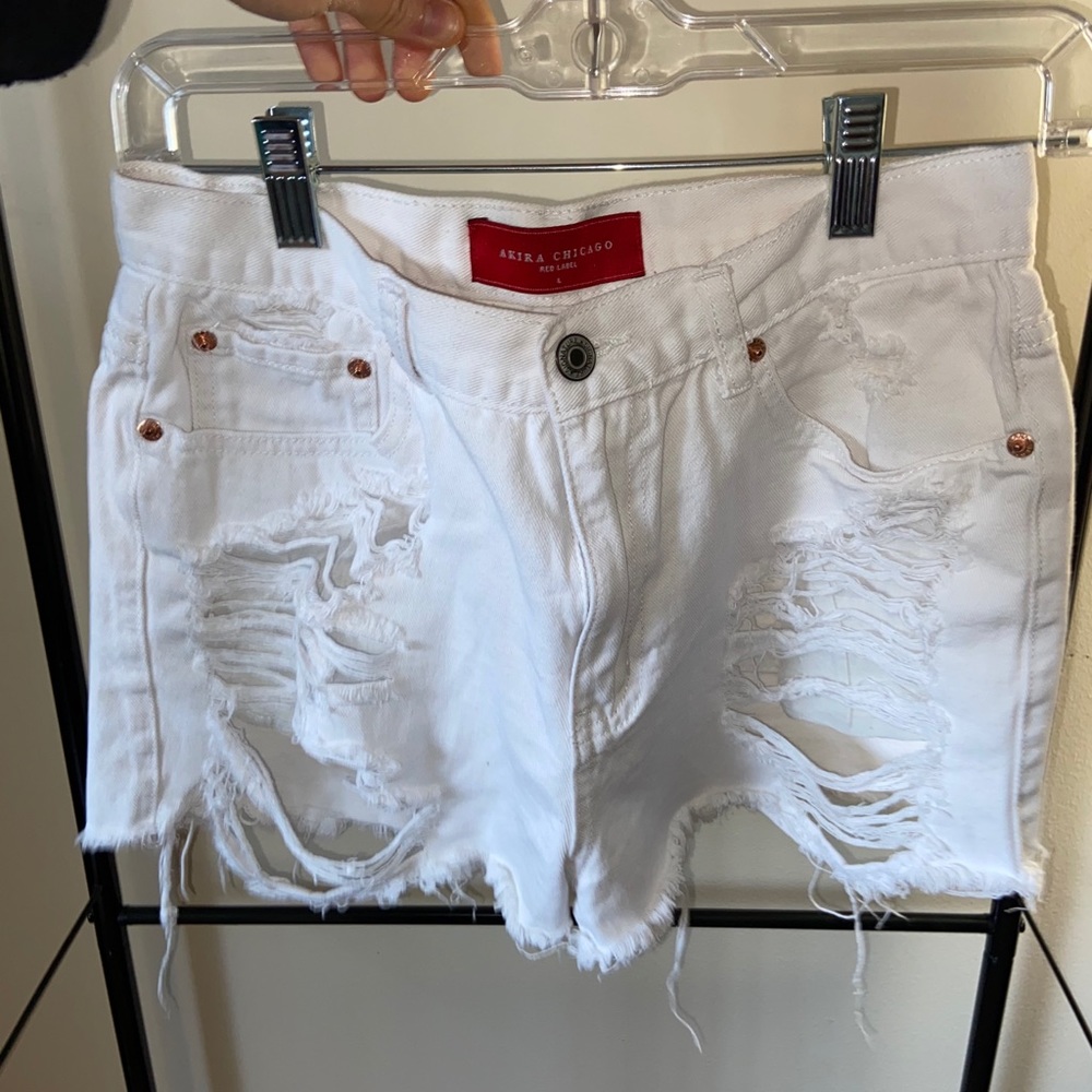 NWOT AKIRA White ripped denim shorts